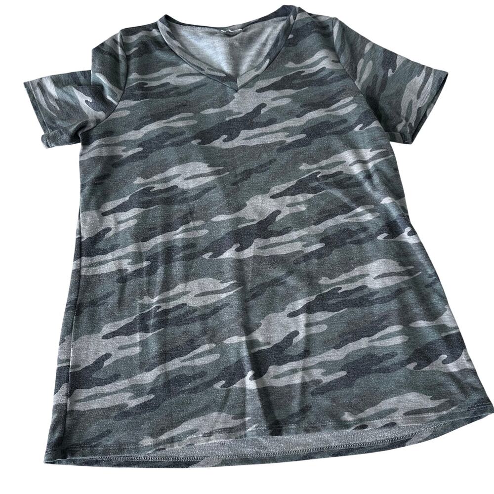 E. Luna camo tee